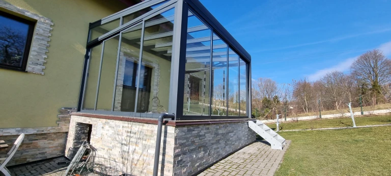Pergola en aluminium ROBUST + vitrage STANDARD - Hošťalovice