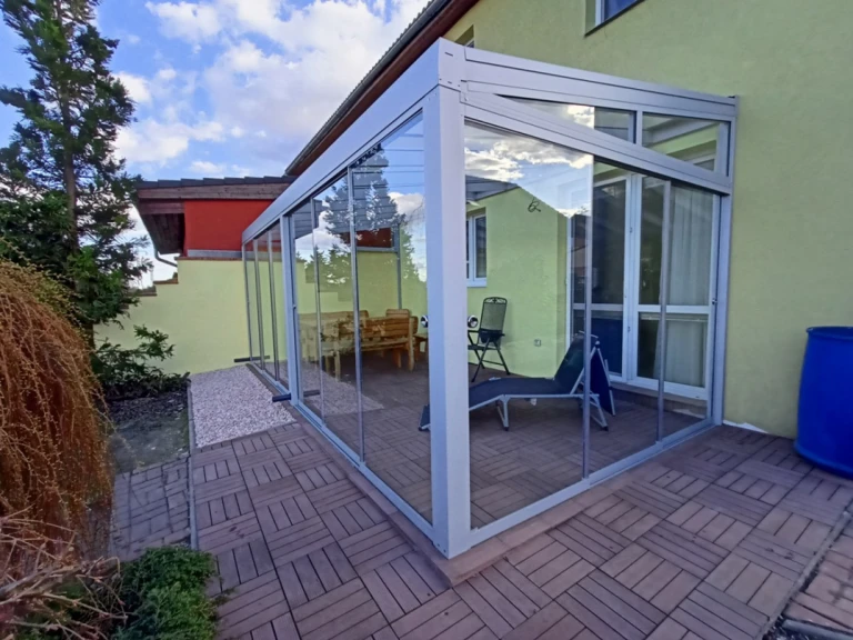 Pergola en aluminium avec vitrage