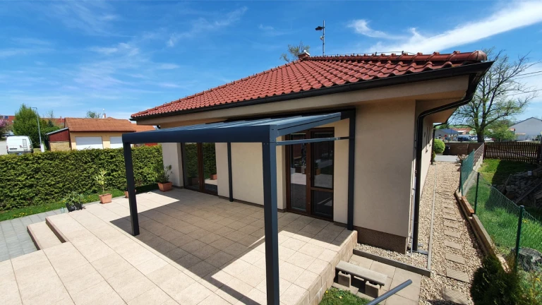 Pergola en aluminium ROBUST + vitrage STANDARD